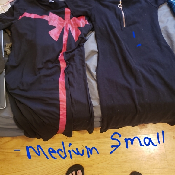 Dresses - Picture 2 of 4